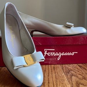 🆑 Salvatore Ferragamo Vara Flats